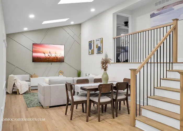 Holiday home Chicago Gem! Centrally Located - Proximity To O' Hare Airport Schaumburg