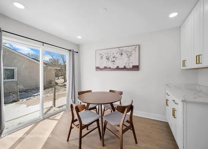 Chicago Gem! Centrally Located - Proximity To O' Hare Airport Holiday home Schaumburg